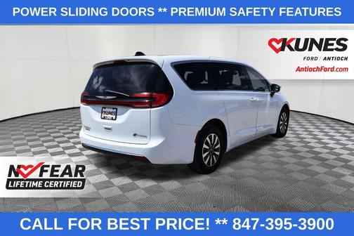 2023 Chrysler Pacifica Hybrid Touring L