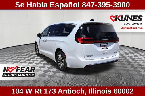 2023 Chrysler Pacifica Hybrid Touring L