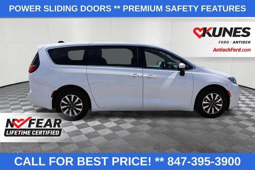 2023 Chrysler Pacifica Hybrid Touring L