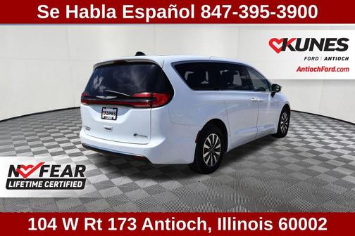 2023 Chrysler Pacifica Hybrid Touring L