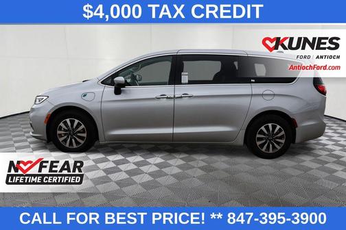 2023 Chrysler Pacifica Hybrid Touring L