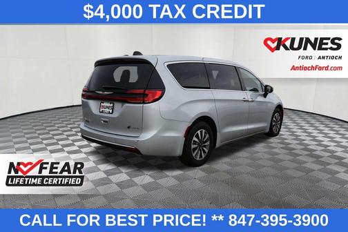 2023 Chrysler Pacifica Hybrid Touring L