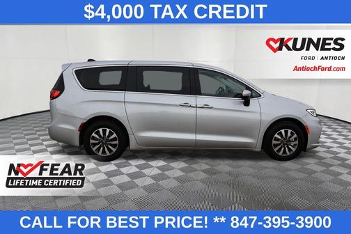 2023 Chrysler Pacifica Hybrid Touring L