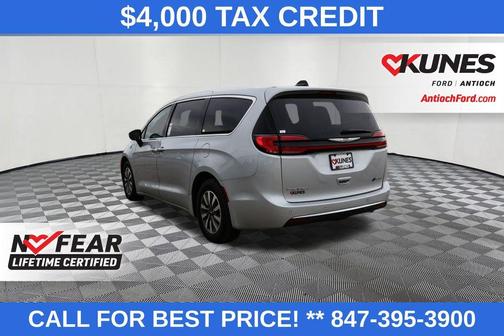 2023 Chrysler Pacifica Hybrid Touring L