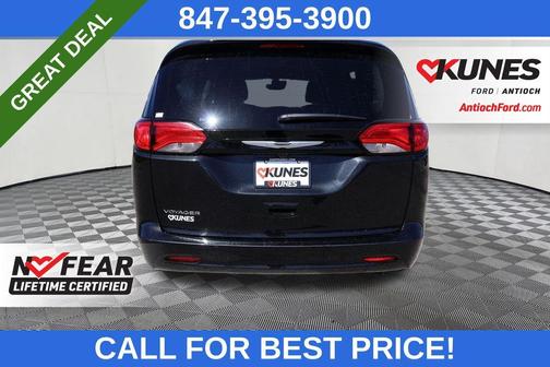 2023 Chrysler Voyager LX