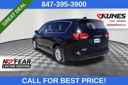 2023 Chrysler Voyager LX