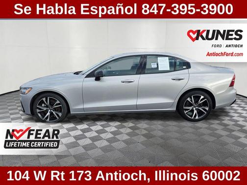 2024 Volvo S60 B5 Core Dark Theme