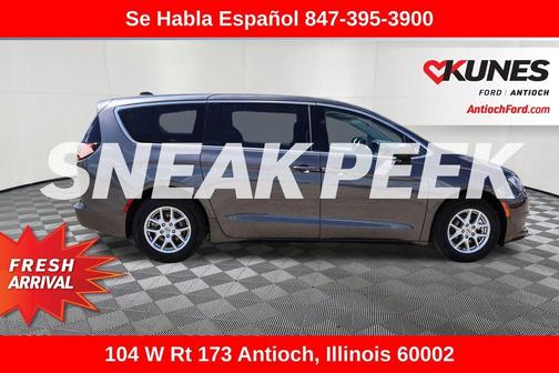 2023 Chrysler Voyager LX