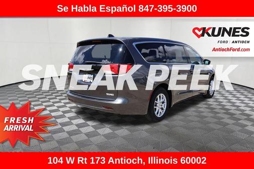 2023 Chrysler Voyager LX