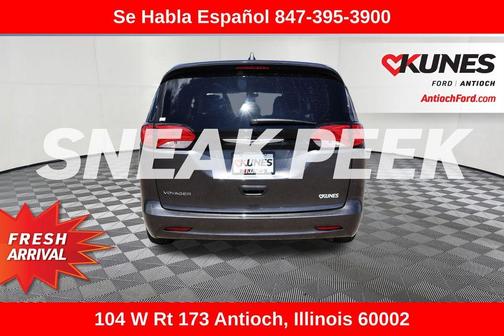 2023 Chrysler Voyager LX