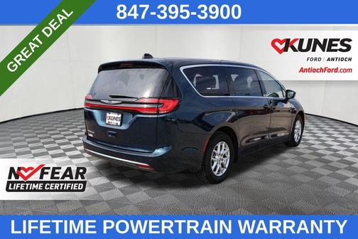 2023 Chrysler Pacifica Touring-L