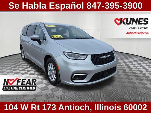 2023 Chrysler Pacifica Touring-L