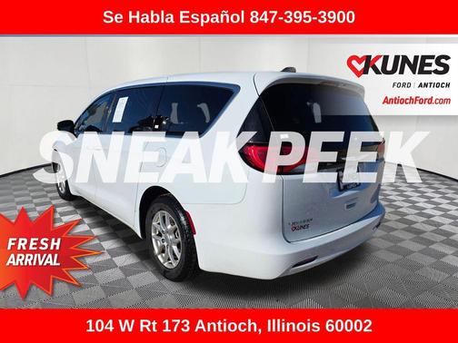 Bright White Clearcoat 2023 Chrysler Voyager LX