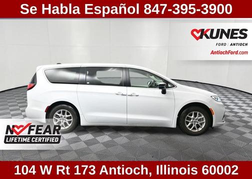 2024 Chrysler Pacifica Touring-L