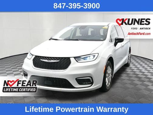 Bright White Clearcoat 2024 Chrysler Pacifica Touring-L