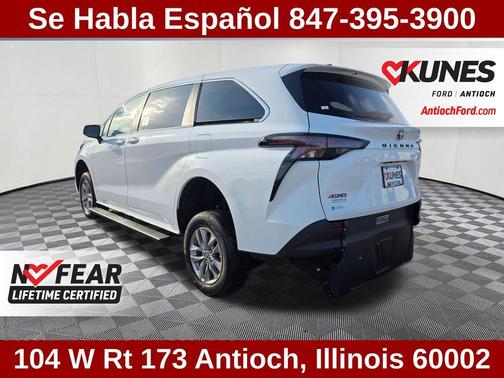 2026 Toyota Sienna LE