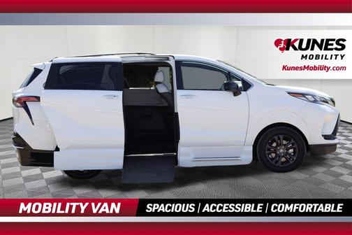 2024 Toyota Sienna XSE 7 Passenger