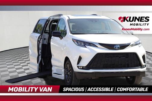 2024 Toyota Sienna XSE 7 Passenger