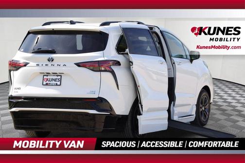 2024 Toyota Sienna XSE 7 Passenger