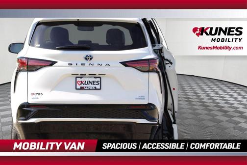 2024 Toyota Sienna XSE 7 Passenger
