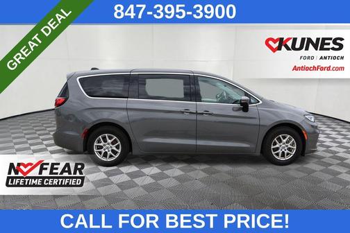 2023 Chrysler Pacifica Touring-L