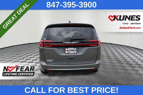 2023 Chrysler Pacifica Touring-L