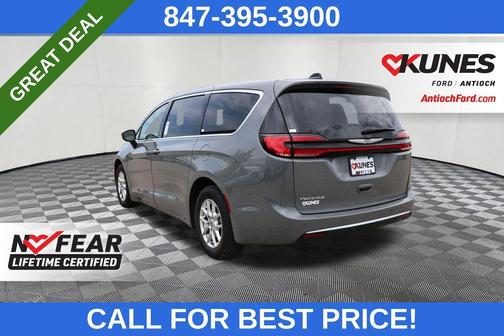 2023 Chrysler Pacifica Touring-L