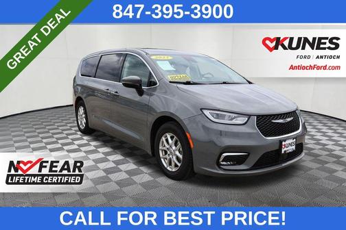 2023 Chrysler Pacifica Touring-L