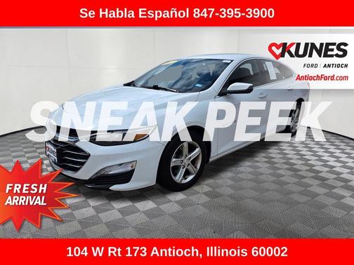 Summit White 2022 Chevrolet Malibu LT