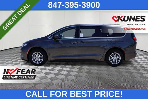 2023 Chrysler Voyager LX