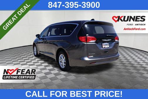 2023 Chrysler Voyager LX