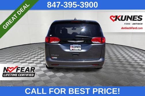 2023 Chrysler Voyager LX