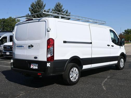 2022 Ford E-Transit Base