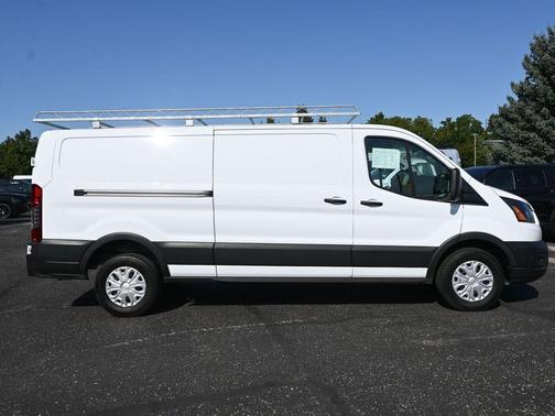 2022 Ford E-Transit Base