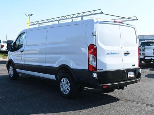 2022 Ford E-Transit Base