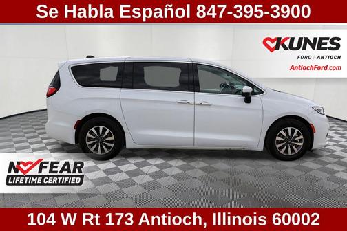 2023 Chrysler Pacifica Hybrid Touring L