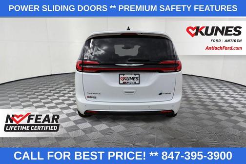 2023 Chrysler Pacifica Hybrid Touring L