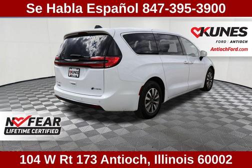 2023 Chrysler Pacifica Hybrid Touring L