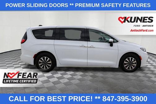 2023 Chrysler Pacifica Hybrid Touring L