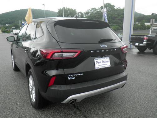 AGATE BLACK METALLIC 2025 Ford Escape ACTIVE