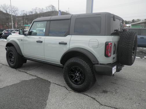 2023 Ford Bronco WILDTRAK