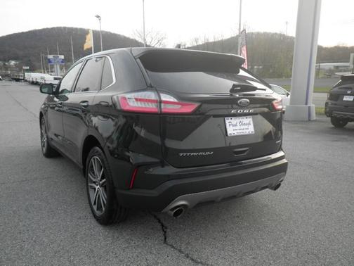 FORGED GREEN 2024 Ford Edge TITANIUM