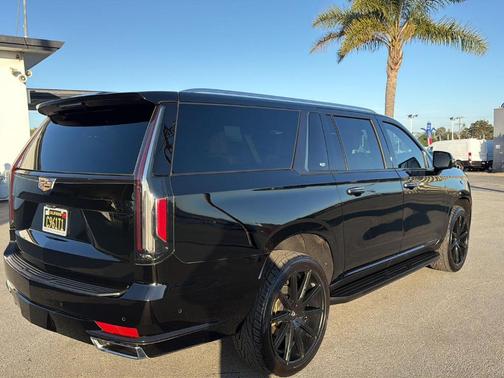 2024 Cadillac Escalade ESV Premium Luxury