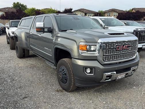 Mineral Metallic 2018 GMC Sierra 3500 Denali