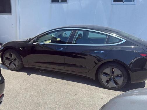 2019 Tesla Model 3 Standard Range Plus