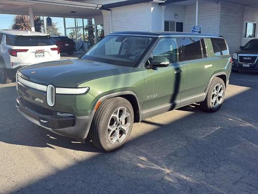 2024 Rivian R1S Adventure
