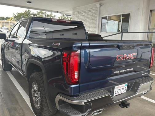 Pacific Blue Metallic 2023 GMC Sierra 1500 SLT