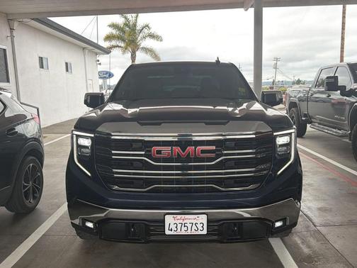 Pacific Blue Metallic 2023 GMC Sierra 1500 SLT