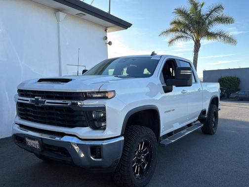 Summit White 2024 Chevrolet Silverado 2500 LT