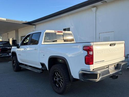 Summit White 2024 Chevrolet Silverado 2500 LT